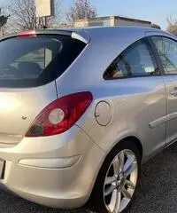 Opel Corsa 1.2 3 porte Sport