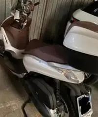 Piaggio Beverly 350 - 2018 Piaggio Beverly 350 - 2018