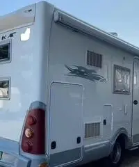 Camper Laika X700: 5 posti, doppia dinette Camper Laika X700: 5 posti, doppia dinette