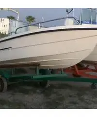 Barca a motore Barca a motore