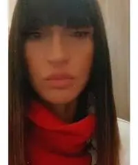 Cameriara commessa Cameriara commessa