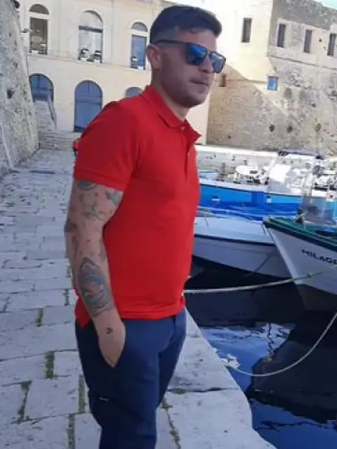 Magazziniere, piastrellista, altro Magazziniere, piastrellista, altro