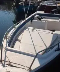BARCA a motore BARCA a motore
