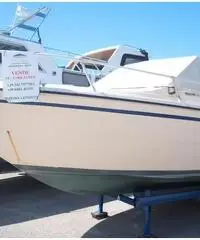 Cabinato glastron 214 aventura mcm 3.0l Cabinato glastron 214 aventura mcm 3.0l