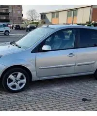 Ford fiesta 1.4 anno 2008 68cv neopatentati Ford fiesta 1.4 anno 2008 68cv neopatentati