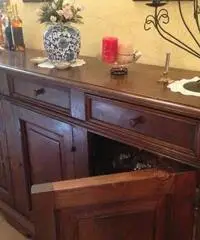 Credenze e tavolo - Lombardia