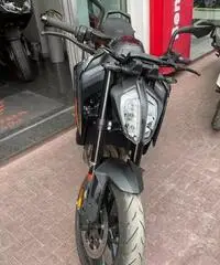 Ktm duke 890