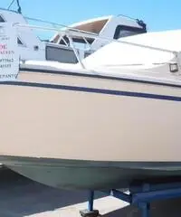 Cabinato glastron 214 aventura mcm 3.0l Cabinato glastron 214 aventura mcm 3.0l