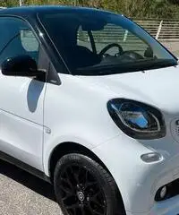 Smart Fortwo 1.0 Superpassion 71cv twinamic 2019 Smart Fortwo 1.0 Superpassion 71cv twinamic 2019