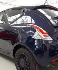 LANCIA Ypsilon 1.0 FireFly 5 porte S&S Hybrid Si LANCIA Ypsilon 1.0 FireFly 5 porte S&S Hybrid Si