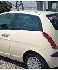Lancia ypsilon 1.2 44kw argento Lancia ypsilon 1.2 44kw argento