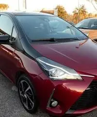 Toyota yaris 1.5 trend red edition hybrid Toyota yaris 1.5 trend red edition hybrid