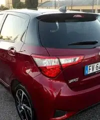 Toyota yaris 1.5 trend red edition hybrid Toyota yaris 1.5 trend red edition hybrid