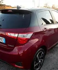 Toyota yaris 1.5 trend red edition hybrid Toyota yaris 1.5 trend red edition hybrid