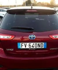 Toyota yaris 1.5 trend red edition hybrid Toyota yaris 1.5 trend red edition hybrid