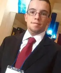 Sono disponibile per qualunque lavoro Sono disponibile per qualunque lavoro