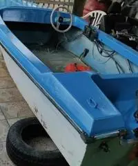Barca a motore Barca a motore