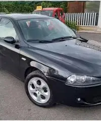 Alfa Romeo 147 1.9 JTD (120) 5 porte Distinctive, Alfa Romeo 147 1.9 JTD (120) 5 porte Distinctive,