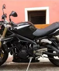 Triumph Street Triple - 2011