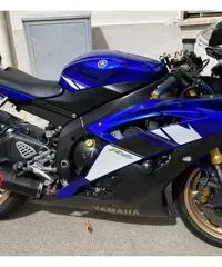 Yamaha YZF R6 - 2011 Yamaha YZF R6 - 2011