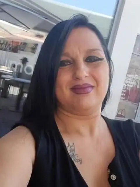 Addetta alle pulizie Addetta alle pulizie