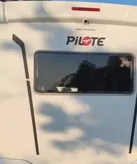 PILOTE 696u PILOTE 696u