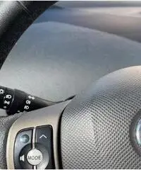 Toyota yaris 1.0 5p. active. 2011