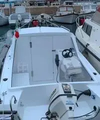 Barca a motore Barca a motore