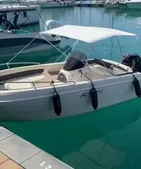 As marine 570 anno 2022 ( tutto in garanzia) As marine 570 anno 2022 ( tutto in garanzia)
